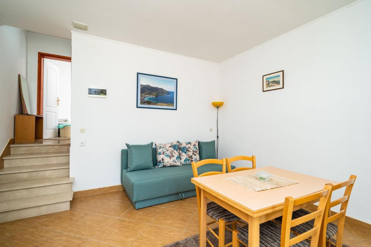 Apartment Zuljana 10233B Exteriör bild